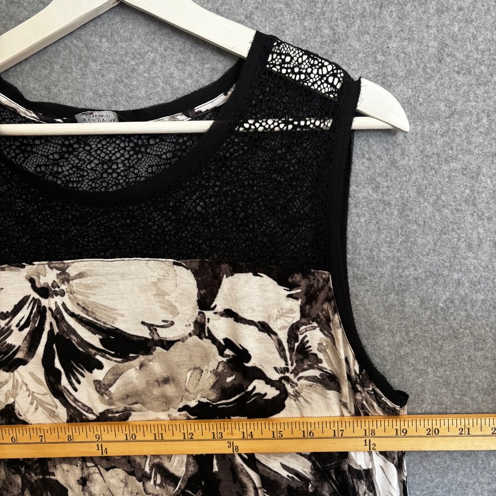 Simply Vera Vera Wang Sleeveless Lace & Floral Asymmetrical Top XL B & W Taupe - Picture 3 of 10